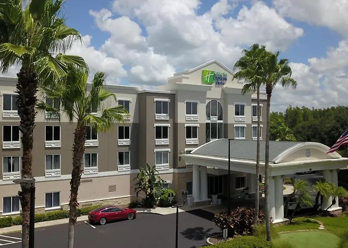 Holiday Inn Express And Suites Tampa I-75 At Bruce B. Downs By Ihg