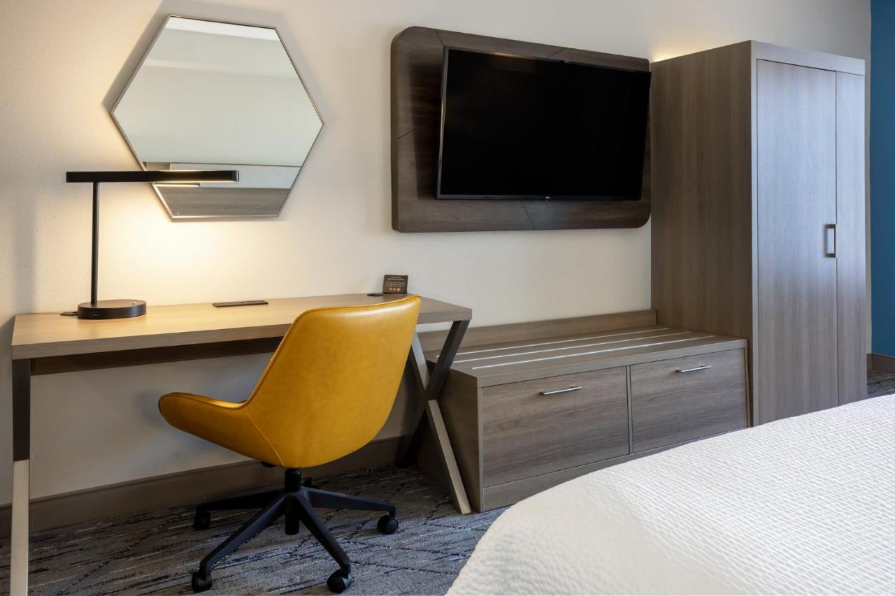 Express And I-75 At Bruce B. Downs By Ihg Hotel Tampa