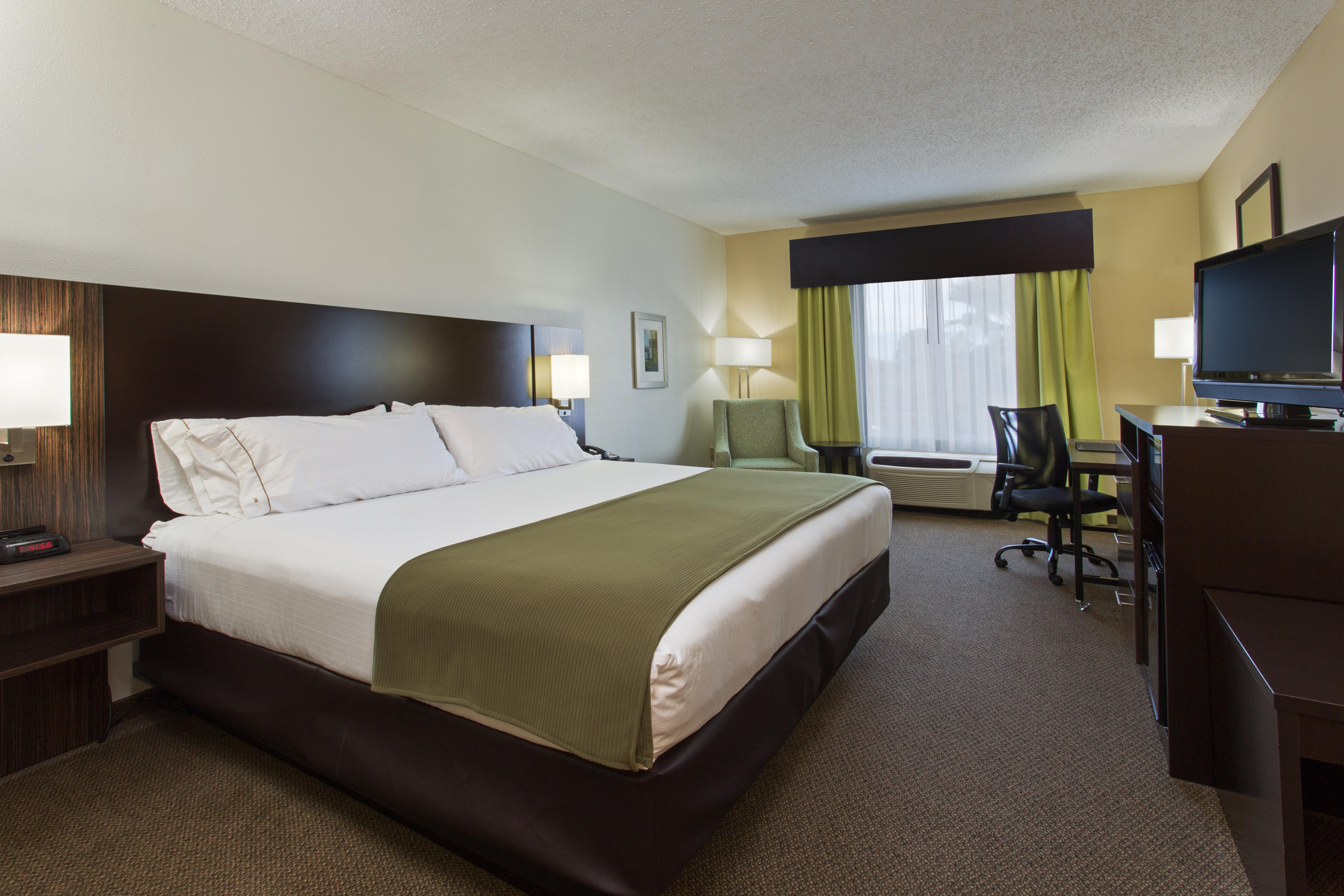 Express And I-75 At Bruce B. Downs By Ihg Hotel